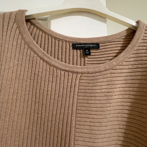 Banana Republic sweater - Picture 2 of 2